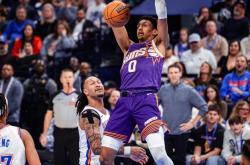 开云体育APP下载-包含太阳队主教练客场作战，以教头身份跑出场地视察赛况的词条