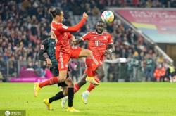 开云体育入口-拜仁慕尼黑强势登顶德甲，稳坐榜首位置实力不容忽视