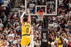 开云体育APP下载-爵士主场逆转掘金，米切尔压哨三分绝杀